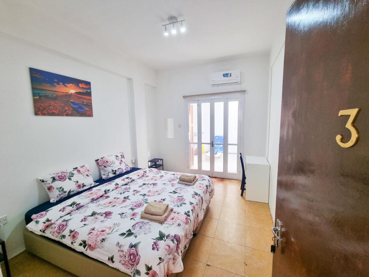 Citycenter Rooms Next To The Beach Larnaca Ngoại thất bức ảnh
